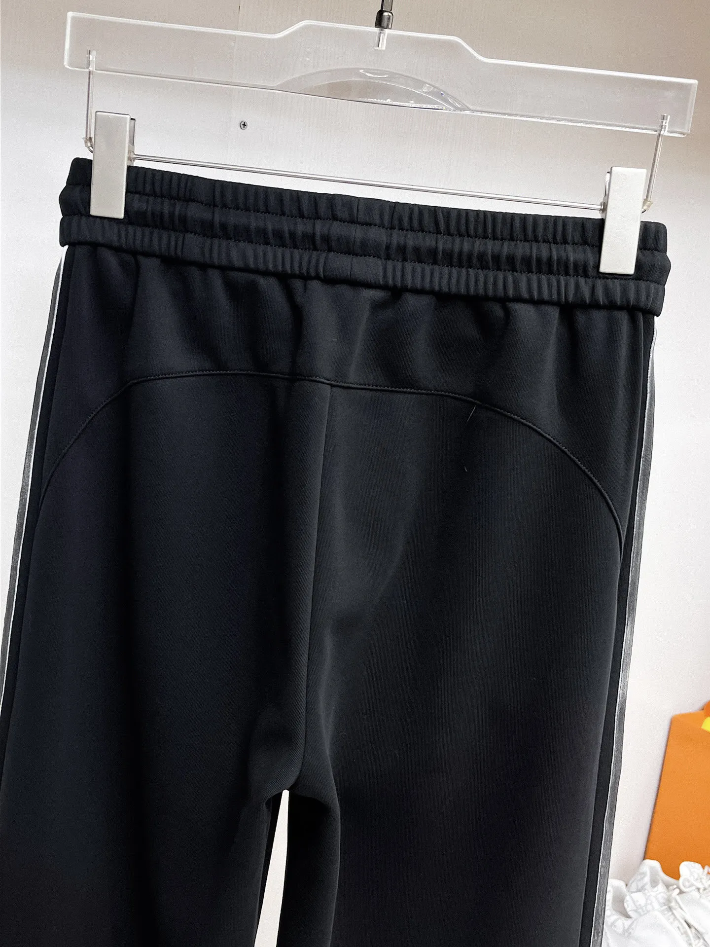 Balenciaga 🆕2026 Autumn and Winter New Arrival Casual Pants! The official website will be released simultaneously. Brand Classic LOGO casual pants, customized fabrics, excellent comfort and strong touch. Highly recognisable, perfect appearance and craftsmanship. Size:M-3XL